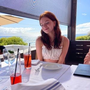 Meet your Posher, Ella